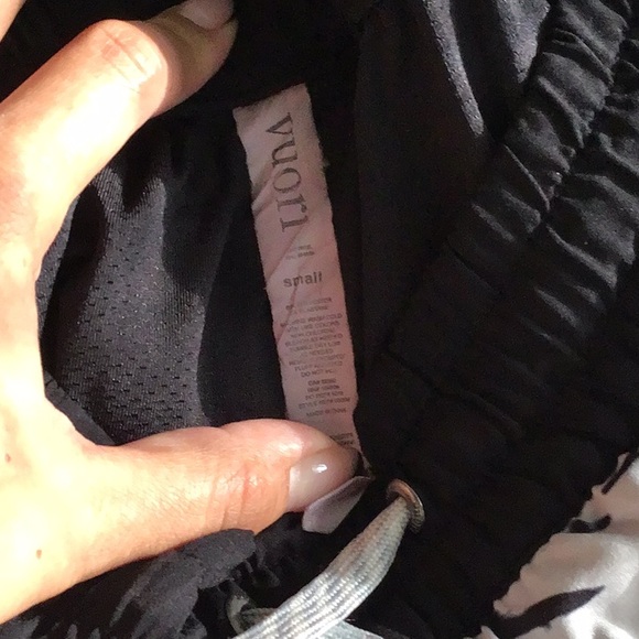 Vuori Clementine Shorts in Floating Palm Leaf - Picture 5 of 10